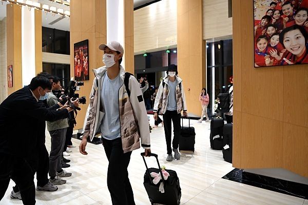 近日，为了影片能获得更大的关注度，发行方决定要将影片延期上映